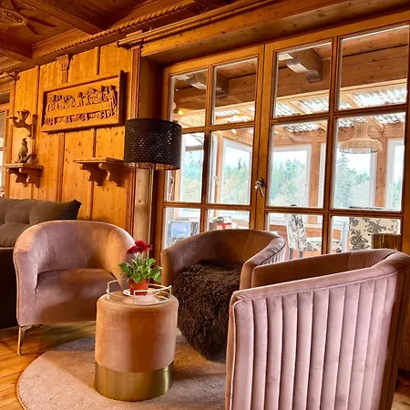 Haus Raphael - Schnitzereien - Am Waldrand - Hunde Willkommen - Ab Ende Juni Terrasse Verfuegbar Halsbach
