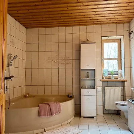 Haus Raphael - Schnitzereien - Am Waldrand - Hunde Willkommen - Ab Ende Juni Terrasse Verfuegbar * Halsbach