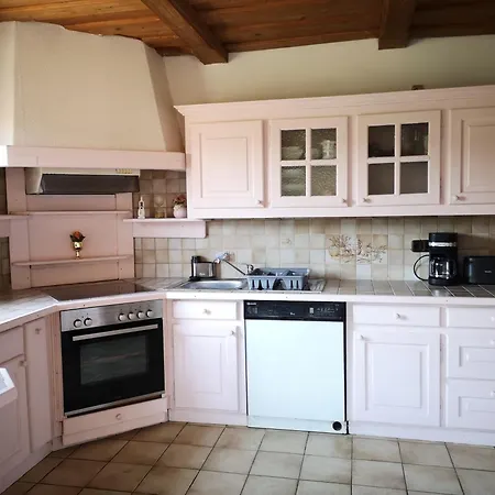 Haus Raphael - Schnitzereien - Am Waldrand - Nicht Zentral - Hunde Auf Nachfrage Willkommen Halsbach